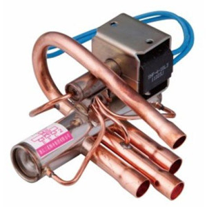 Sanhua SHF-L-7H-34U-AM Reversing Valves switch 2.5 ton 3/8 in x 1/2 in