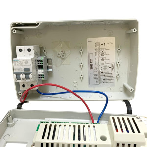 Control Box The120 220v/1ph/50-60hz IP65 Braker Siemens 5SU9 356 RCBO C25, 2 x Sensor NTC 5 Output, 2 Sensor Input, 3 Digital Input, RS485. Max 25Amps